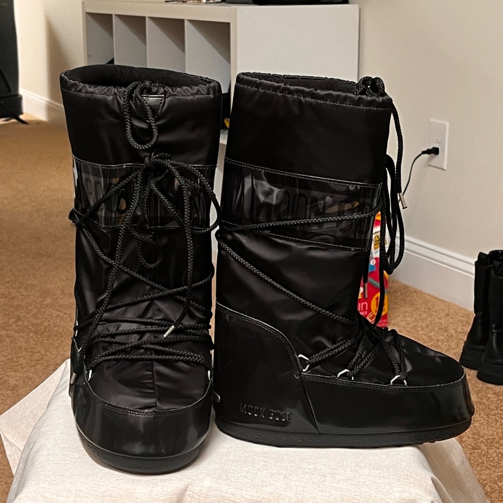 Brand new Moon Boots